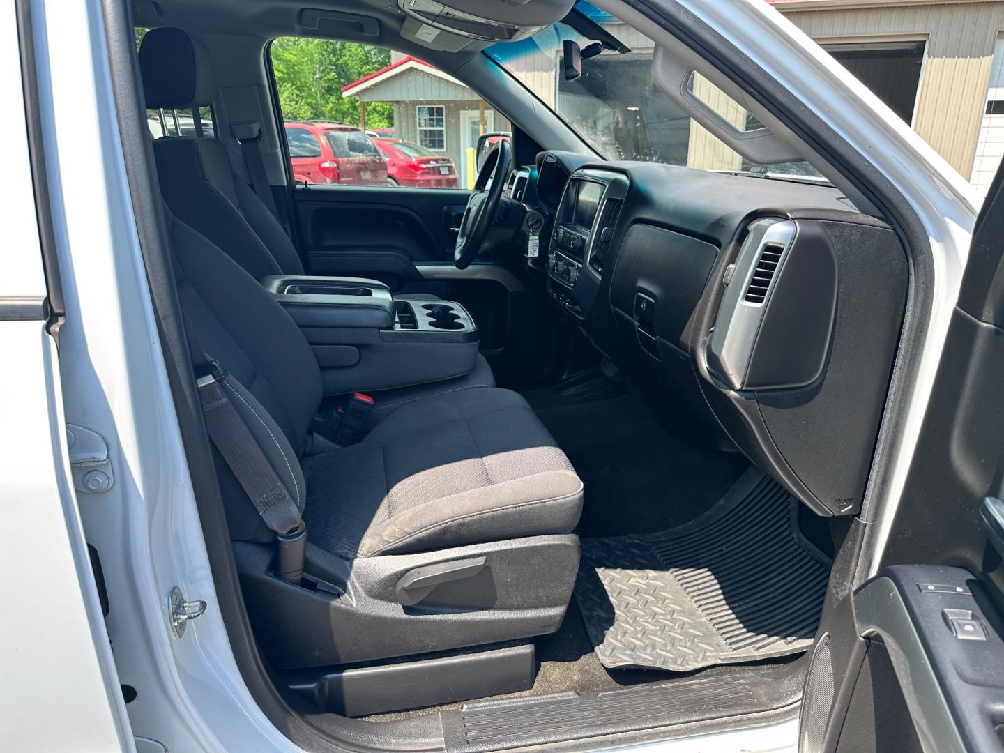 2017 White /Black Chevrolet Silverado 1500 LT (1GCVKREH5HZ) with an 4.3L V6 OHV 12V engine, 6-Speed Automatic transmission, located at 11115 Chardon Rd. , Chardon, OH, 44024, (440) 214-9705, 41.580246, -81.241943 - Photo#41